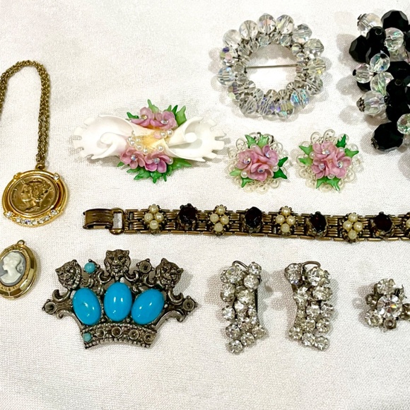 Vintage Rhinestone Crystal Necklace Bracelet Clip On Earrings Brooch Locket - Picture 2 of 13
